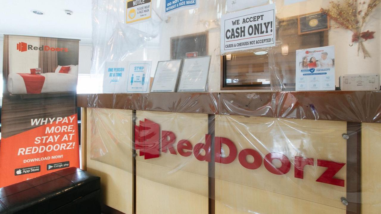 Reddoorz Plus At Edsa Congressional Quezon City Exterior photo