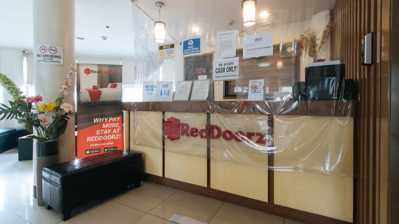 Reddoorz Plus At Edsa Congressional Quezon City Exterior photo
