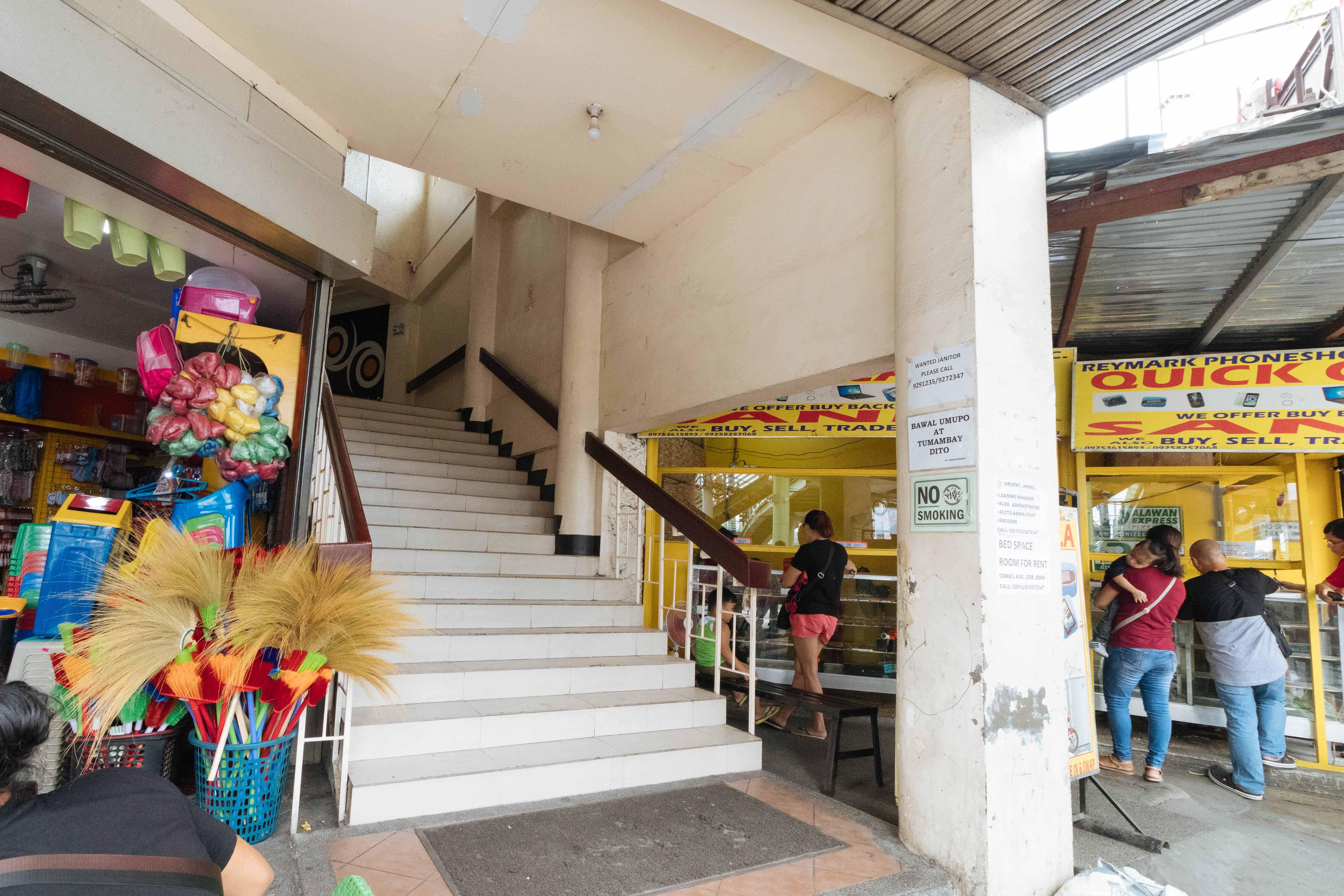 Reddoorz Plus At Edsa Congressional Quezon City Exterior photo