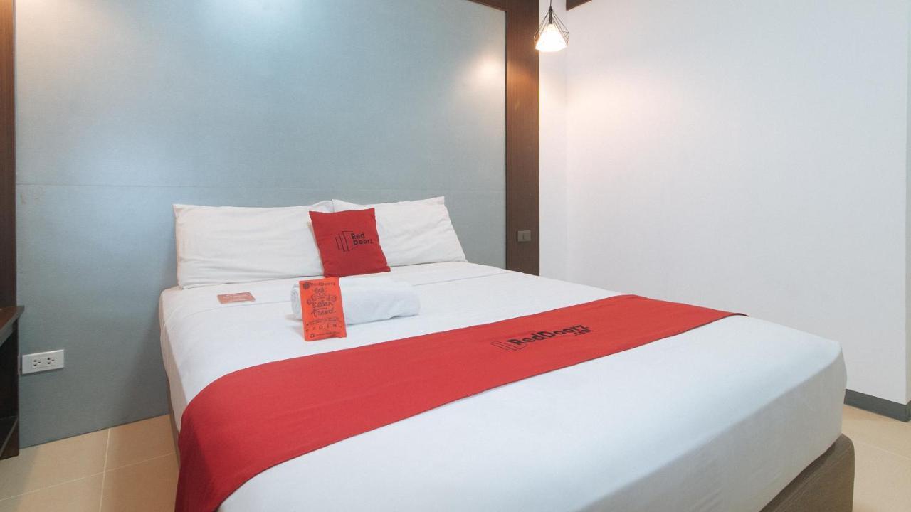 Reddoorz Plus At Edsa Congressional Quezon City Exterior photo