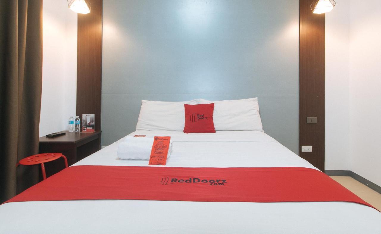 Reddoorz Plus At Edsa Congressional Quezon City Exterior photo