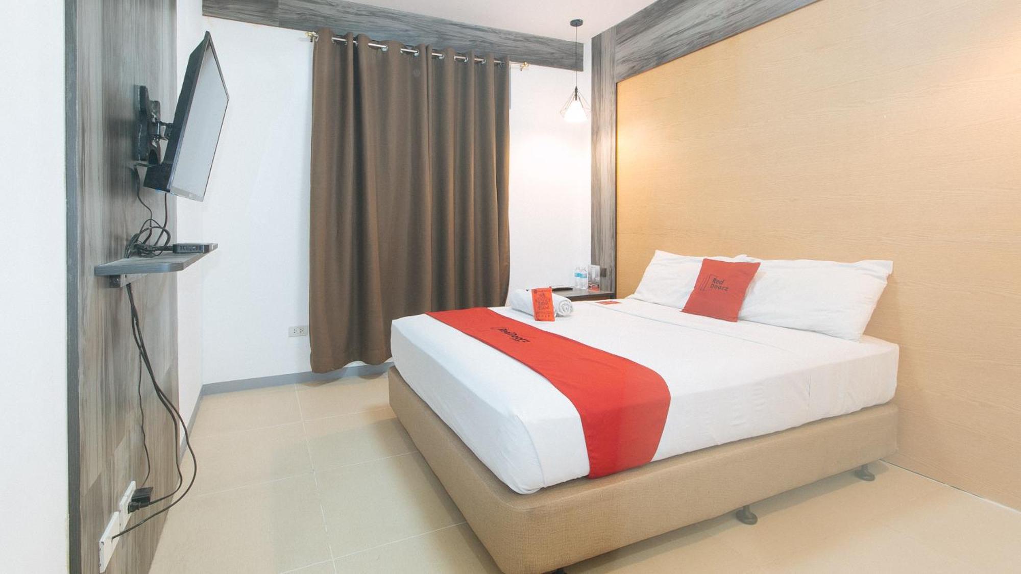 Reddoorz Plus At Edsa Congressional Quezon City Exterior photo